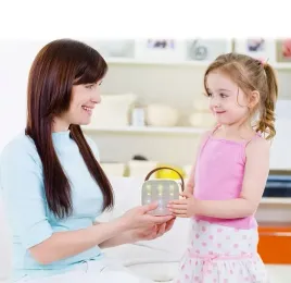 maszyna-do-karaoke-mini-przenosny-glosnik-bluetooth-z-mikrofonami-i-led