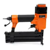 gwozdziarka-pneumatyczna-zszywacz-sztyfciarka-taker-z-walizka-kraftanddele-stan-nowy