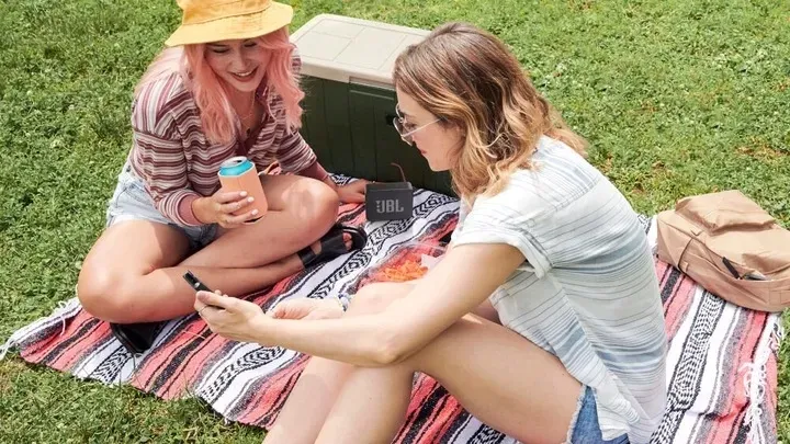 glosnik-mobilny-jbl-go-essential-czerwony-stan-nowy