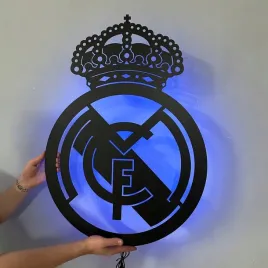 lampka-nocna-led-real-madrid-dekoracja-scienna-obraz-drewniany-3d-prezent