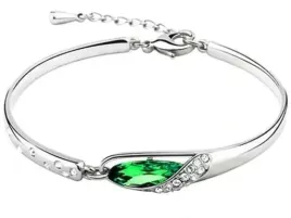 srebrna-elegancka-bransoletka-polbangle-z-krysztalkami-na-prezent-srebrzona