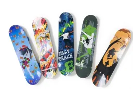 deskorolka-kompletna-skateboard-grafika-rekin-motyle-dla-poczatkujacych