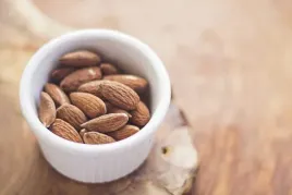 migdaly-kalifornijskie-1kg-cale-duze-premium-super-jakosc-1000g-bakamo