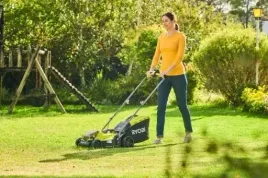 ryobi-kompaktowa-kosiarka-do-trawy-33cm-easyedge-akumul-rlm18x33b40-4ah