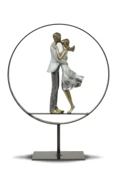figurka-zakochani-para-mlodzi-ona-i-on-prezent