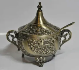 cukiernica-z-lyzeczka-zlota-stare-zloto-mosiadz-metal-plater