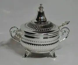 srebrna-cukiernica-lyzeczka-metalowa-platerowana