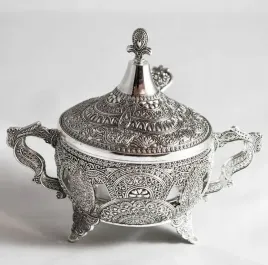 srebrna-cukiernica-lyzeczka-metalowa-platerowana