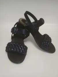 sandaly-granatowe-scholl