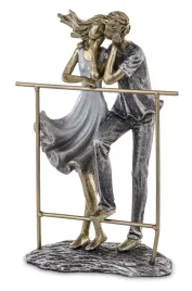 figurka-zakochani-para-mlodzi-ona-i-on-prezent