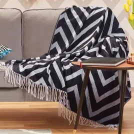 narzuta-z-fredzlami-avon-nowa-chevron