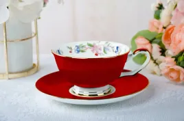 filizanka-porcelanowa-czerwona-kwiaty-spodek-200ml