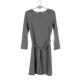 sukienka-damska-new-look-czarno-biala-pepitka-przed-kolano-trapezowa-40