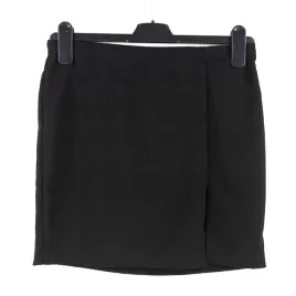 spodnica-damska-prettylittlething-czarna-mini-40