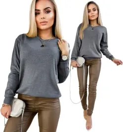 sweter-damski-klasyczny-dekolt-v-kolory