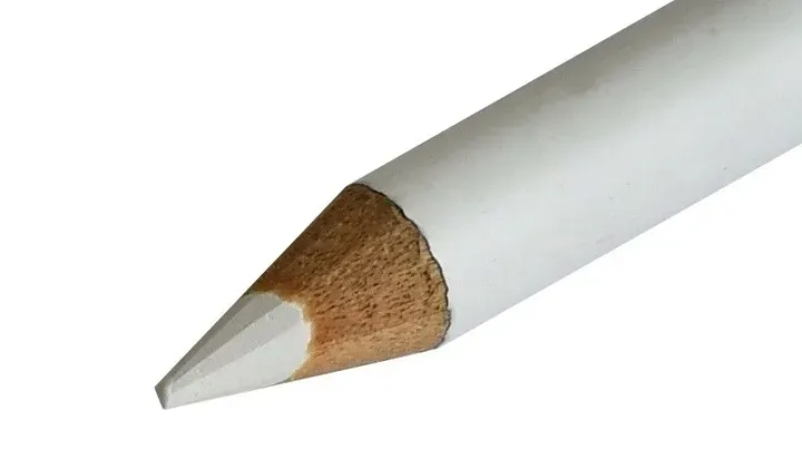 kredka-do-oczu-biala-z-temperowka-editt-marka-inna-marka
