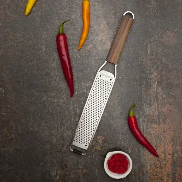 master-zestaw-prezentowy-marka-microplane-material-obudowy-drewno