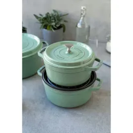 garnek-zeliwny-okragly-3-8l-mietowy-la-cocotte-staub