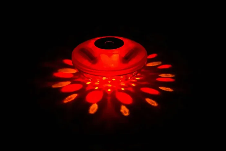 plywajaca-lampka-led-do-basenu-stan-nowy-srednica-14-cm