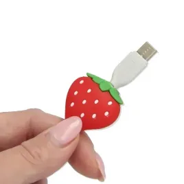 ochronna-oslona-na-kabel-usb-ladowarki-sluchawki-antyzlamaniowa-truskawka