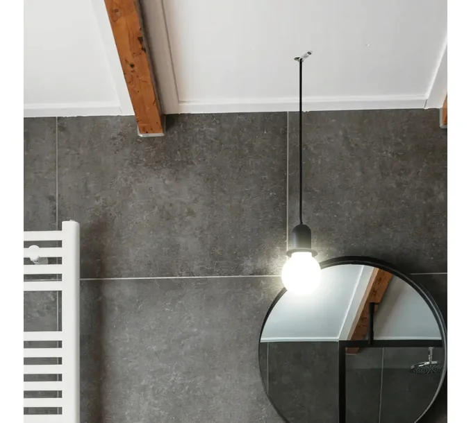 oprawka-e27-z-przewodem-i-kostka-zaciskowa-do-zastosowan-remontowo-budowlanych-material-dominujacy-tworzywo-sztuczne