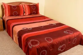 narzuta-satynowa-220x240-z-poszewkami-eurofirany-623-1-bordo