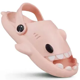 lekkie-klapki-piankowe-kroksy-dziewczece-z-chlopiece-rekinem-rozowe-30-31
