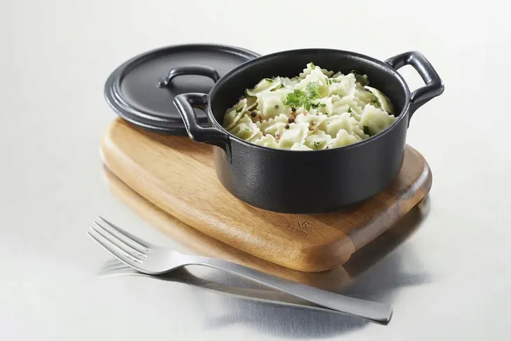 revol-garnek-plaski-290-ml-kolor-czarny