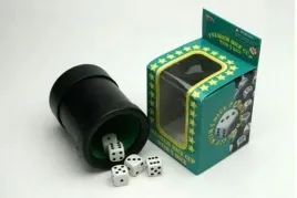 kosci-do-gry-w-kubku-grapet