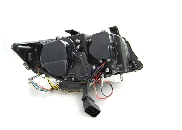 reflektory-xenonowe-seq-do-bmw-e90-e91-09-11-z-afs-rodzaj-swiatel-mijania-tradycyjne-halogenowe