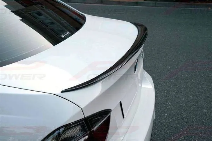 spoiler-na-klape-bmw-e90-sedan-stan-nowy