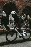 kask-rowerowy-abus-wingback-gleam-silver-rozmiar-m-typ-kasku-szosowy