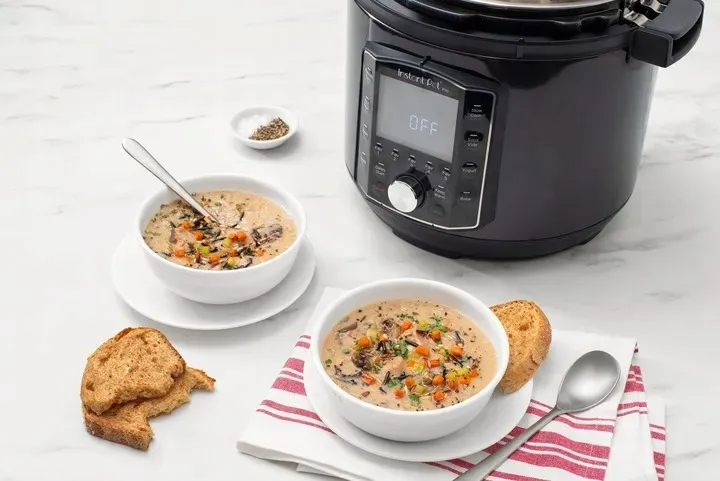 multicooker-instant-pot-pro-6-bezpieczenstwo-nozki-antyposlizgowe