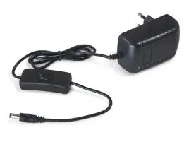 zasilacz-wtyczkowy-z-wlacznikiem-12v-30w-2-5a-czarny