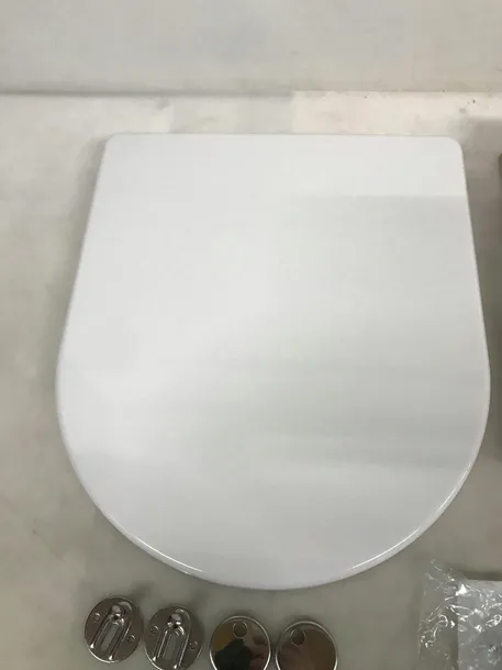 deska-sedesowa-duravit-d-code-bialy-duroplast-stan-powystawowy