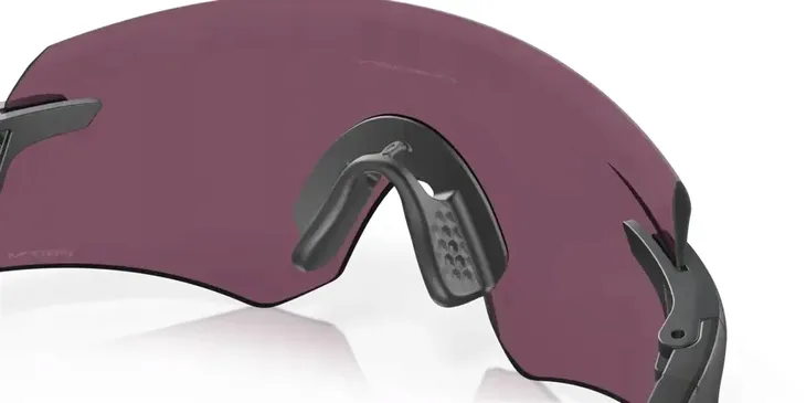 okulary-oakley-encoder-matte-carbon-prizm-road-black-947113-cechy-dodatkowe-etui-w-zestawie