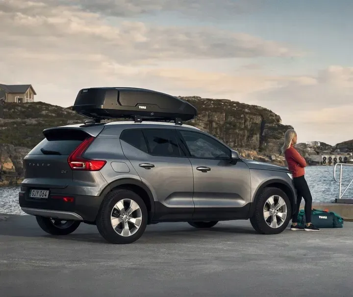 bagaznik-dachowy-box-thule-force-xt-m-400l-otwieranie-dwustronne