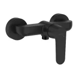 blac-czarny-kran-pod-prysznic-scienny