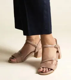 sandaly-damskie-bezowe-na-niskim-slupku-eko-zamsz-29299-rozmiar-38