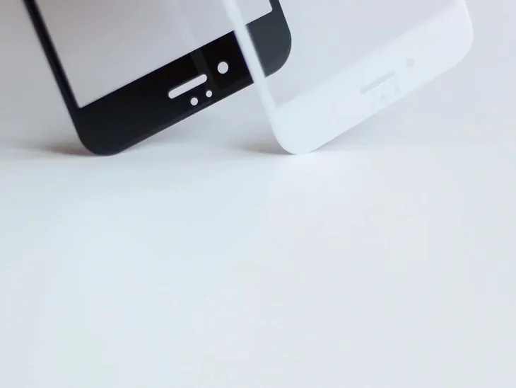 apple-iphone-7-3mk-hardglass-max-white-konstrukcja-otwory-na-czujniki-przyciski-powloka-oleofobowa-zaokraglone-krawedzie