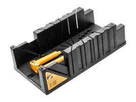 skrzynka-uciosowa-plastikowa-drel