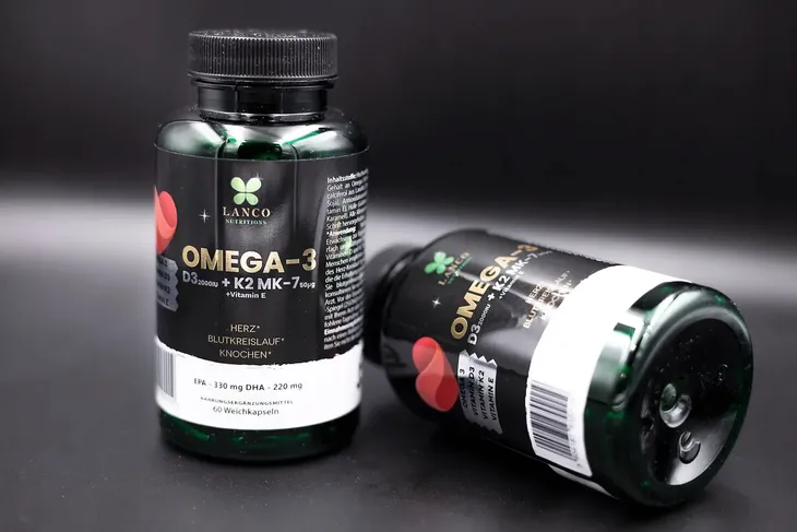 suplement-premium-omega-3-witamina-d3-k2-mk7-e-postac-kapsulki-podstawowy-skladnik-kwasy-omega-3