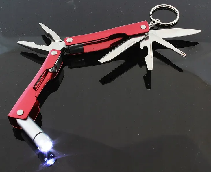 ag486a-mini-multitool-brelok-6w1-dlugosc-po-zlozeniu-9-3-cm