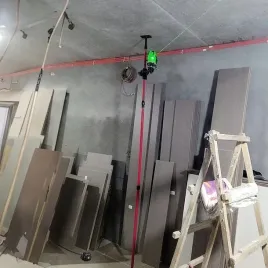 tyczka-teleskopowa-statyw-rozporowy-kolumna-do-lasera-poziomicy-300cm