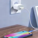 szybka-ladowarka-sieciowa-do-iphone-20w-usb-c-prad-wyjsciowy-3000-ma