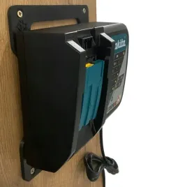 uchwyt-na-ladowarke-makita-dc18rc