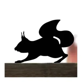 ozdoby-ogrodowe-ze-stali-wiewiorka-figurka-ogrod
