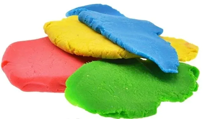 ciastolina-8-kolorow-wiek-dziecka-3-lata