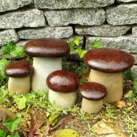 kamienie-ogrodowe-figurki-grzyby-zestaw-5-sztuk