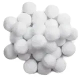 pompony-puszyste-biale-24szt-srednica-4-cm